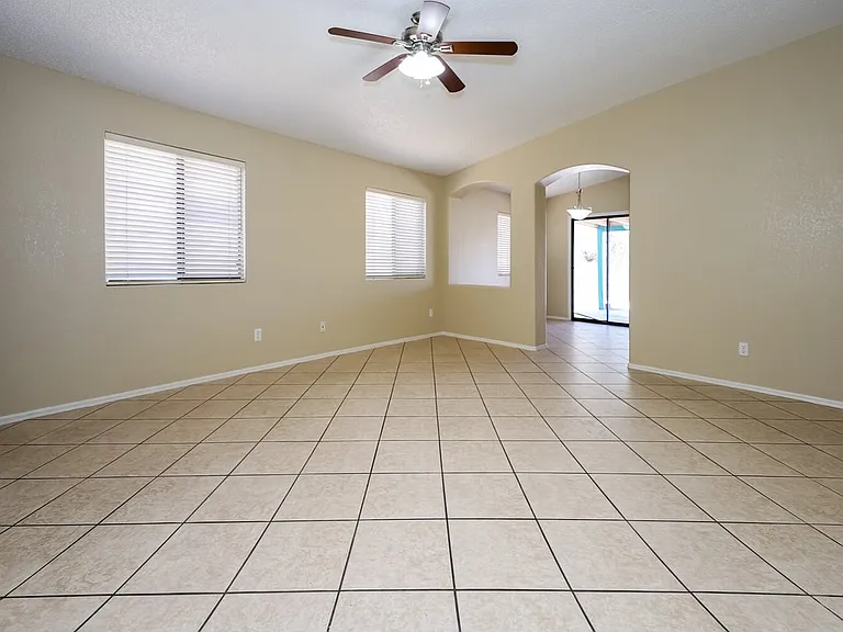 1656 W Wood Crest Ct — Photo 19