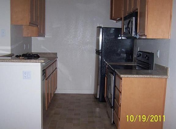 4th image of 2691 Somerset Park Cir