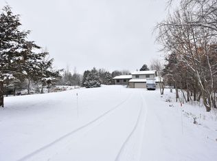 471 Caemarvon Rd, Wales, WI 53183