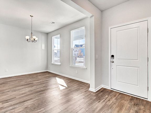 4th image of 174 Belfort Pl