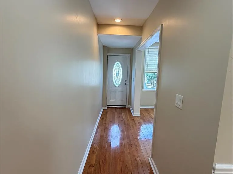 718 Ferry St — Photo 36