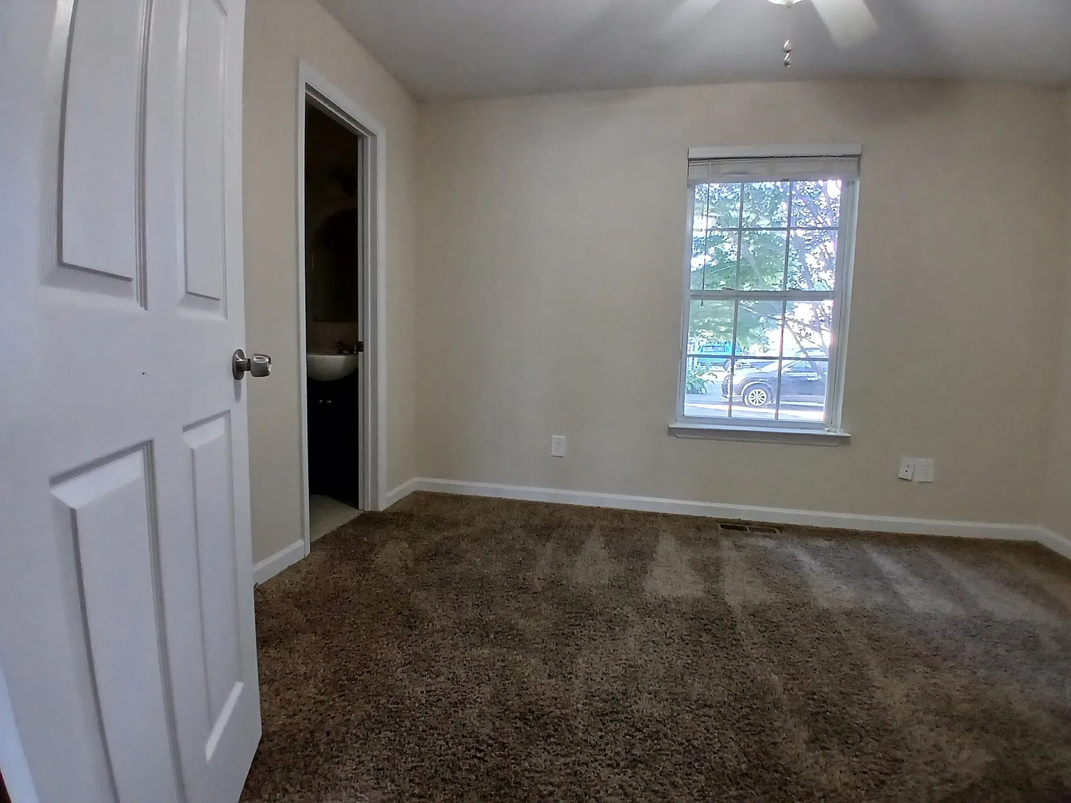 3 bed, 2.5 bath, $1,500 — Photo 4