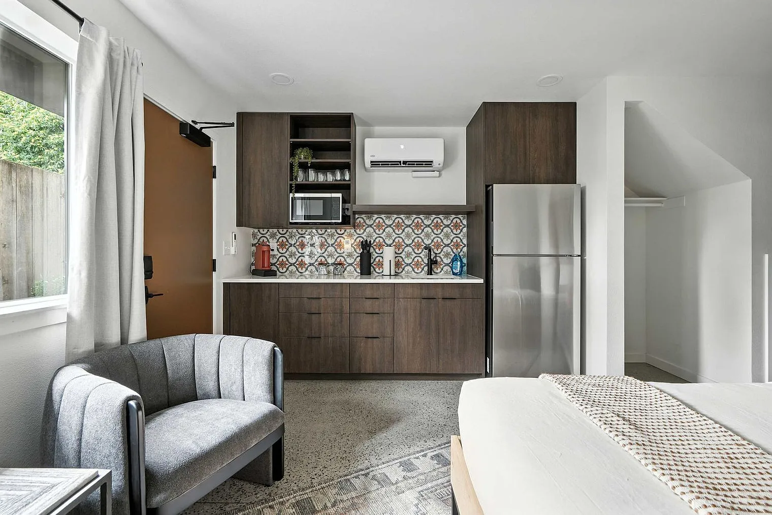 Studio, 1.0 bath, 290 sqft, $2,097 — Photo 3