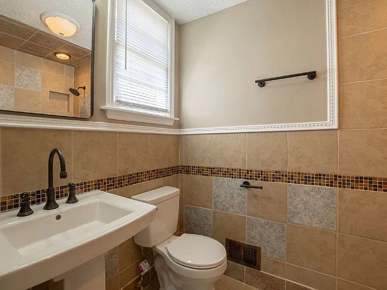 4907 Burke Ave — Photo 10