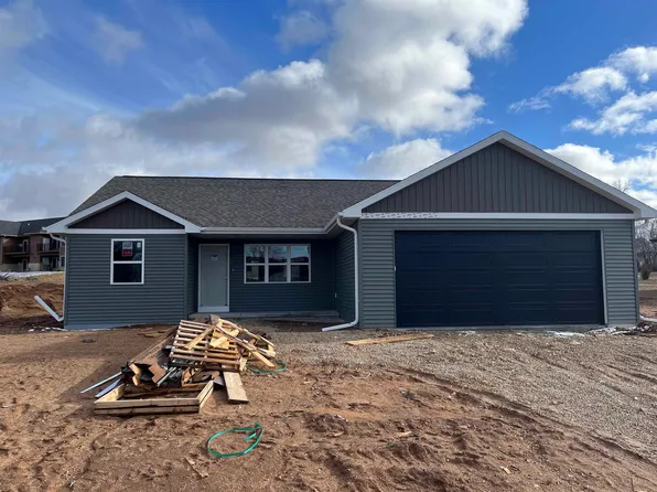 1920 Southland Ln, New London, WI 54961