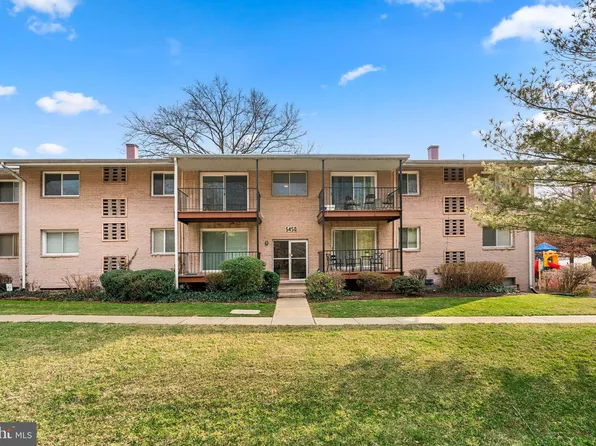 5450 85th Ave APT 201, New Carrollton, MD 20784