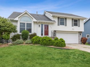 195 Terrace Dr, Waukee, IA 50263