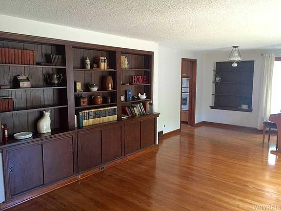 2nd image of 8390 Vernon Cir