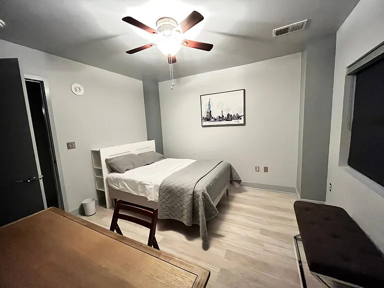 1133 Metropolitan Ave — Photo 12