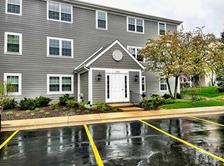 150 E Winchester Rd, Libertyville, IL