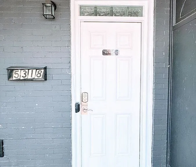 5318 Malcolm St — Photo 42