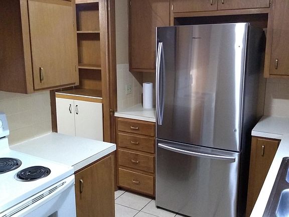 4th image of 631 Jaran St