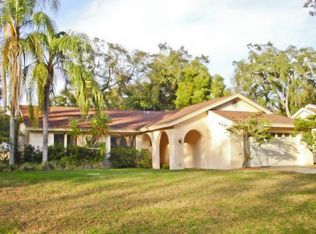 2732 Horseshoe Dr, Plant City, FL 33566