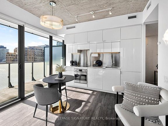 4th image of 185 Roehampton Ave #1110