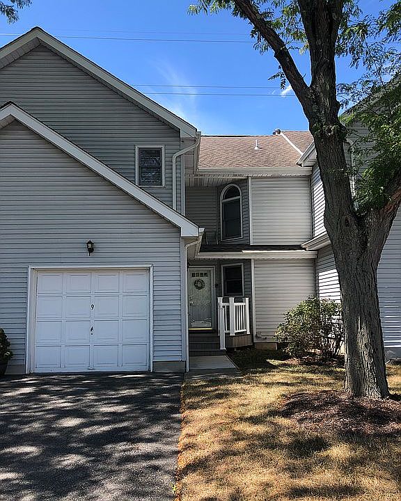 Private Entrance and Garage