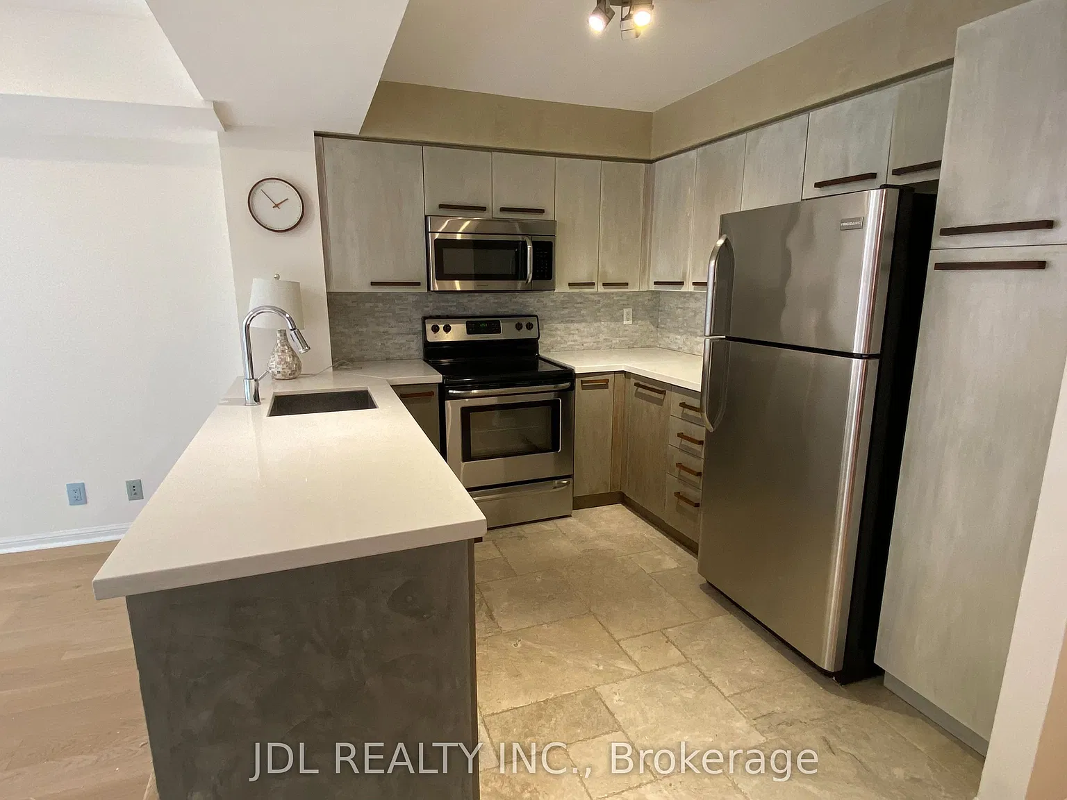 2 bed, $2,550 — Photo 4