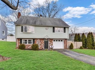 30 Sylvan Ln, Ringwood, NJ 07456