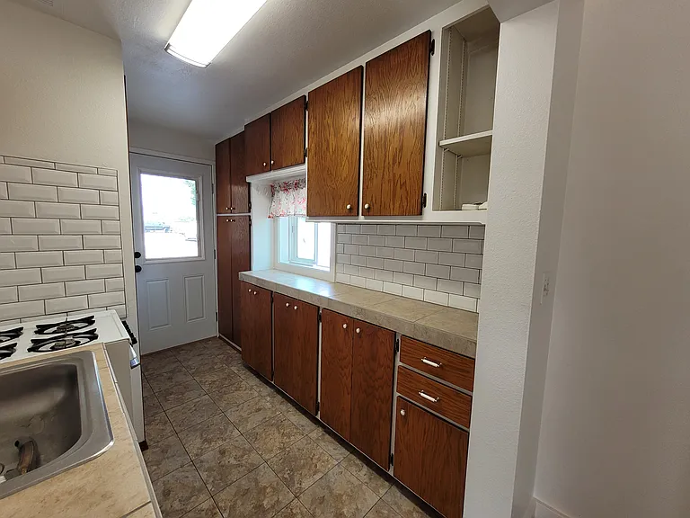 315 S Dunham Ave #B — Photo 7