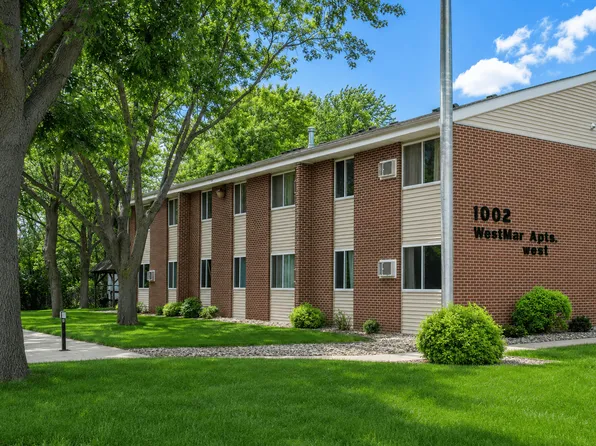 1002 Pearl Ave, Marshall, MN 56258
