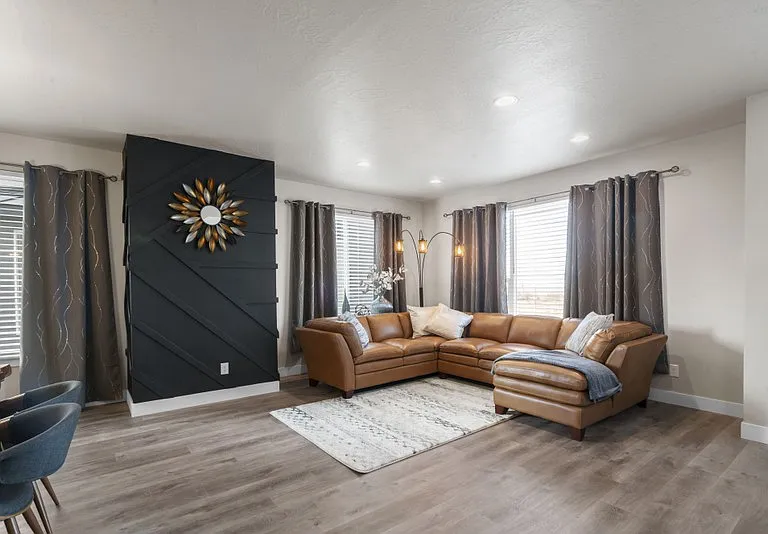 572 W Lewski Ln #2 — Photo 3