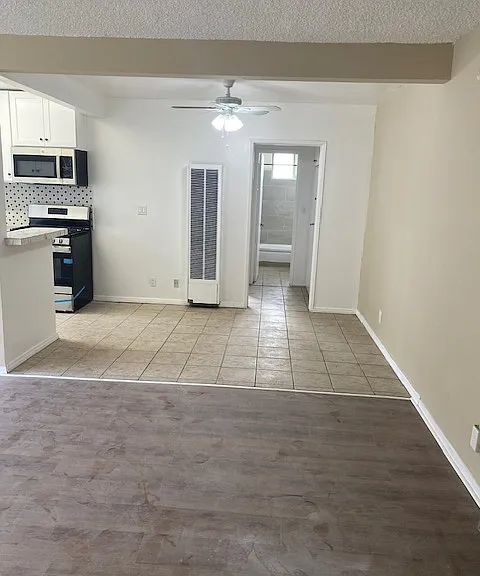 11446 Califa St #6 — Photo 7