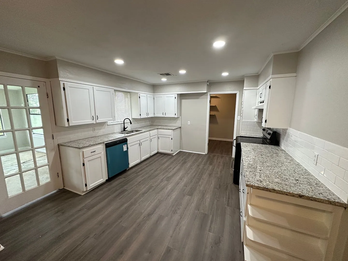 Beautiful 3 Bedroom Home in Bossier! — Photo 4