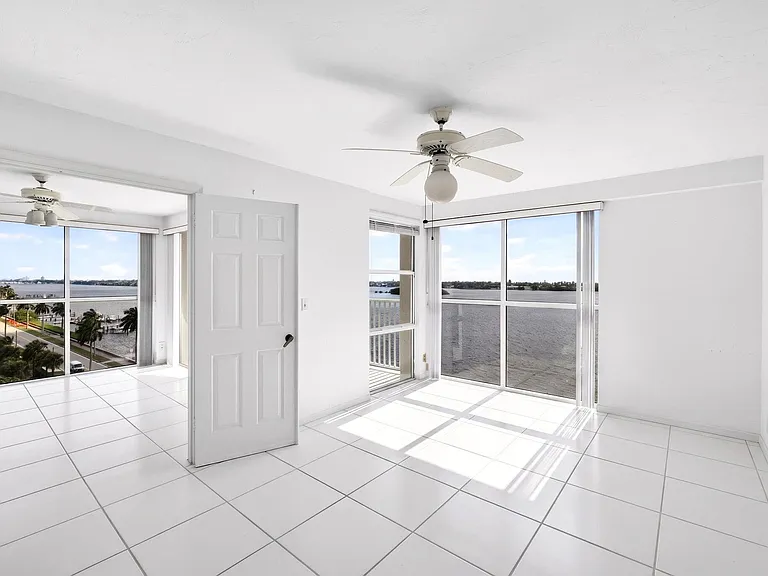 3901 S Flagler Dr #901 — Photo 10