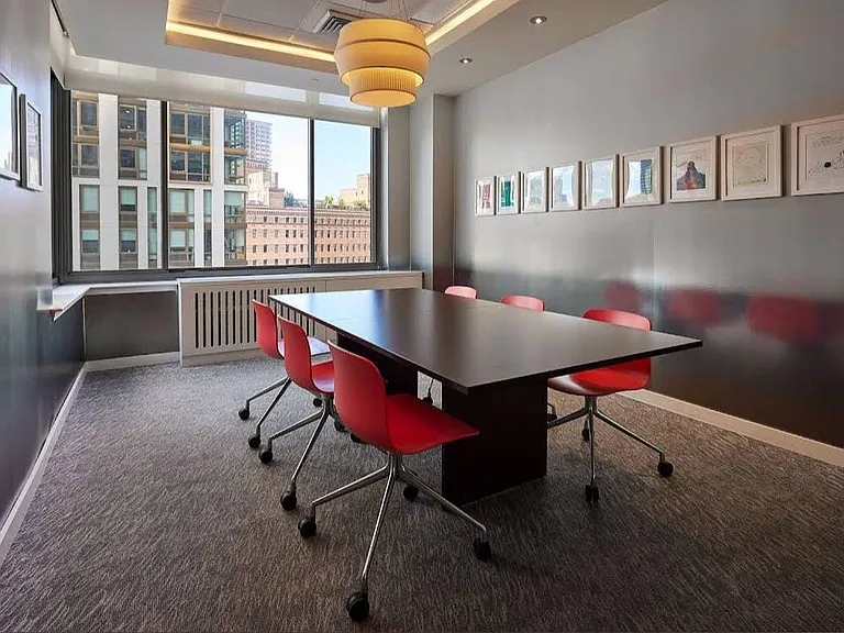 611 Summit Ave #10-02 — Photo 13