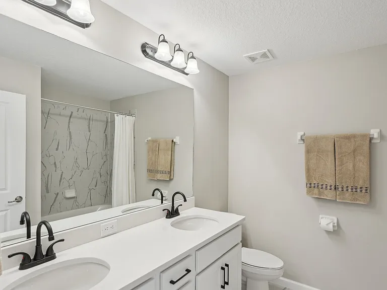 Full Bathroom #2