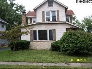 874 Hunter St NW photo 1