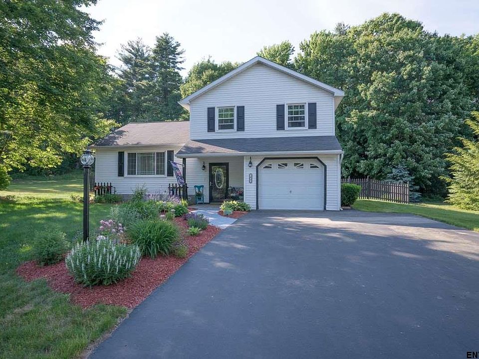 1st image of 61 Wineberry Ln