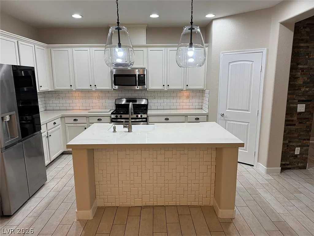 5 bed, 3.0 bath, 2613 sqft, $2,850 — Photo 4