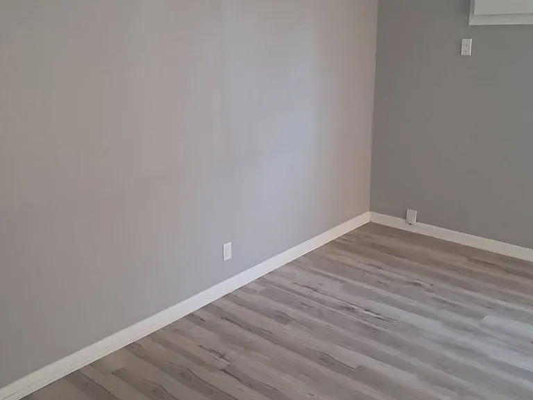 7900 W Potomac Ave — Photo 15