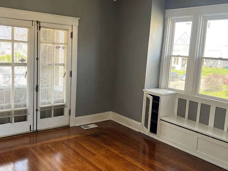 1867 Clarion Ave — Photo 6