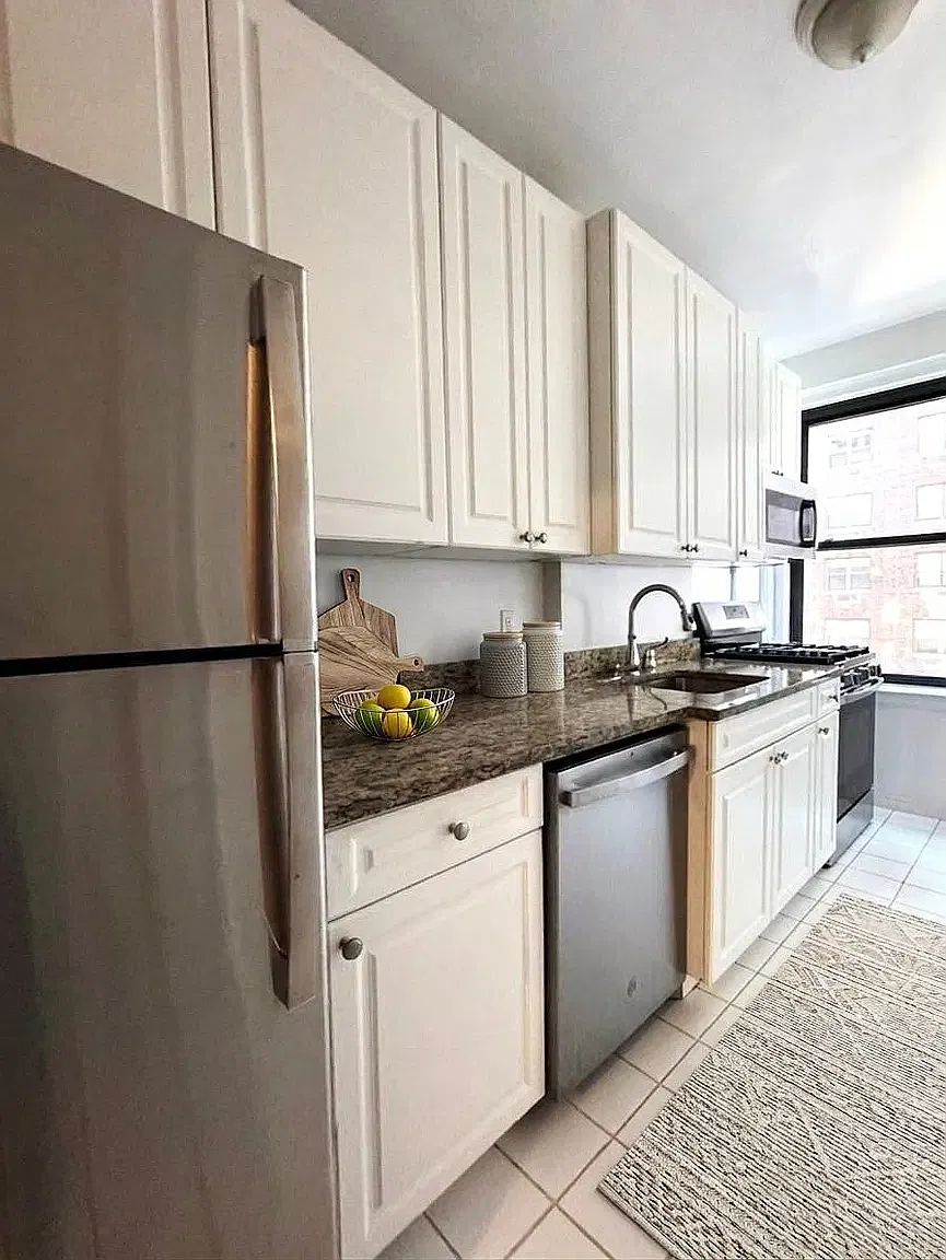 405 East 54th Street — Photo 3