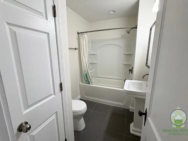 307 E Blue Ridge Dr — Photo 8