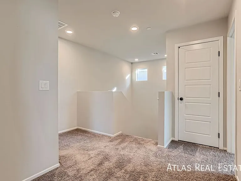 4479 Sapphire Moon Ave — Photo 23