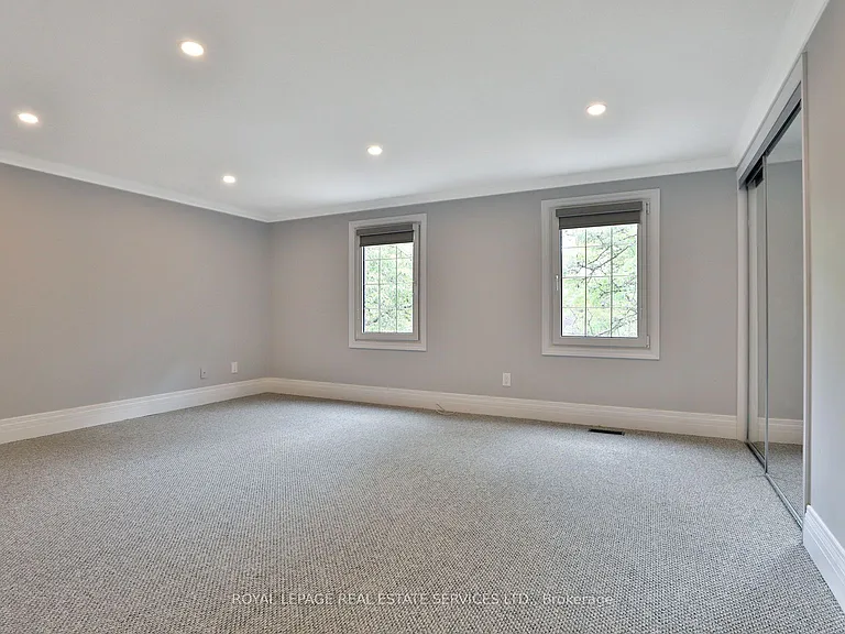 1021 Runnymead Cres — Photo 15