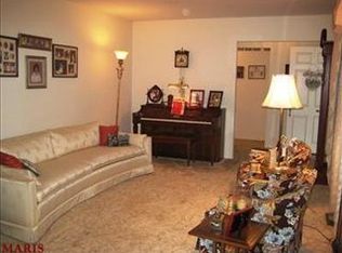 2225 Somerset Dr, Florissant, MO