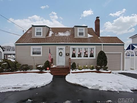 1st image of 250 N Hickory St