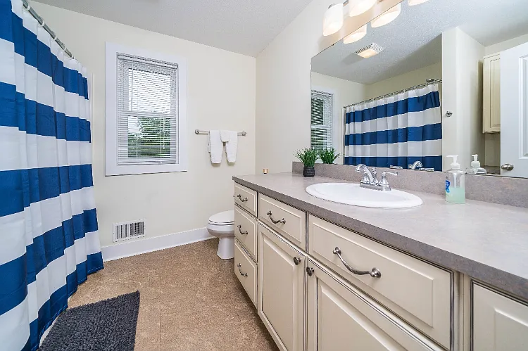580 Mason St — Photo 13