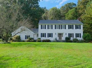 15 Fox Den Rd, Mount Kisco, NY 10549