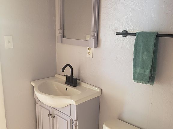 4th image of 1150 Lewis Ave