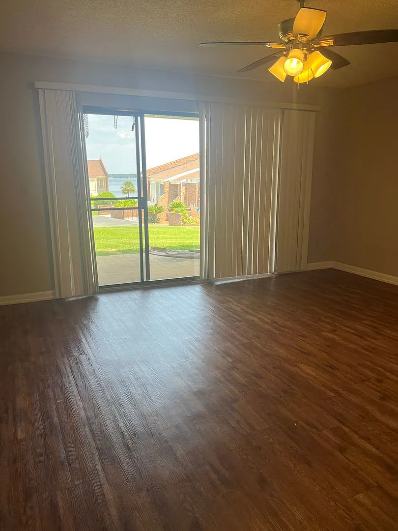 Lake Murray - Lands End 14 Lowhill ln. — Photo 3