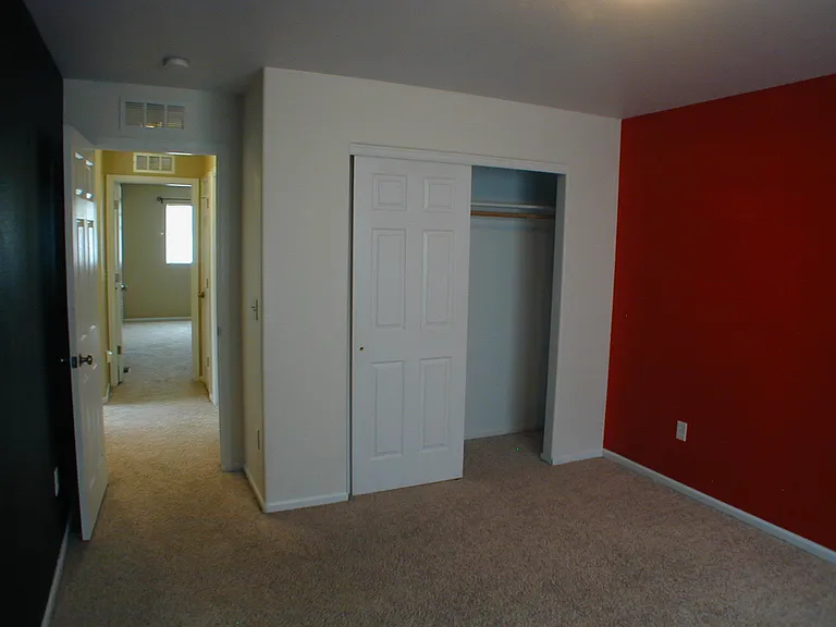520 W 2nd St — Photo 11
