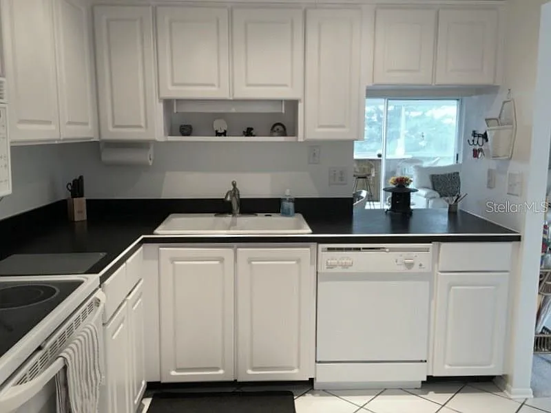 2 bed, 1008 sqft, $2,900 — Photo 3