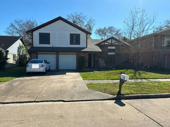 3911 Green Crest Dr, Houston, TX 77082