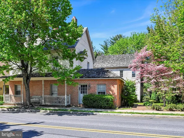 307 E Main St, Lititz, PA 17543