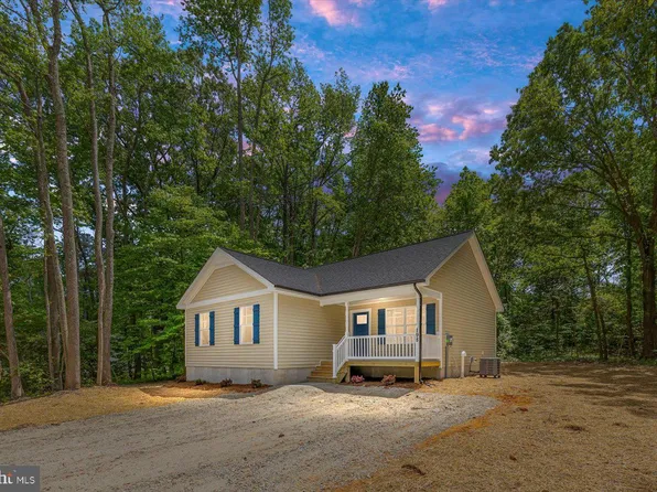 198 Woodbine Dr, Colonial Beach, VA 22443