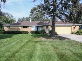 27W160 Jewell Rd, Winfield, IL 60190